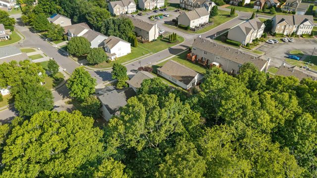 1038 Lexington Farms Dr, Spring Hill, TN 37174