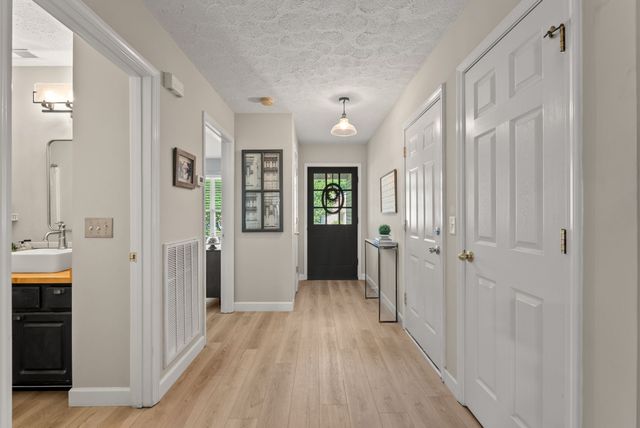 1038 Lexington Farms Dr, Spring Hill, TN 37174