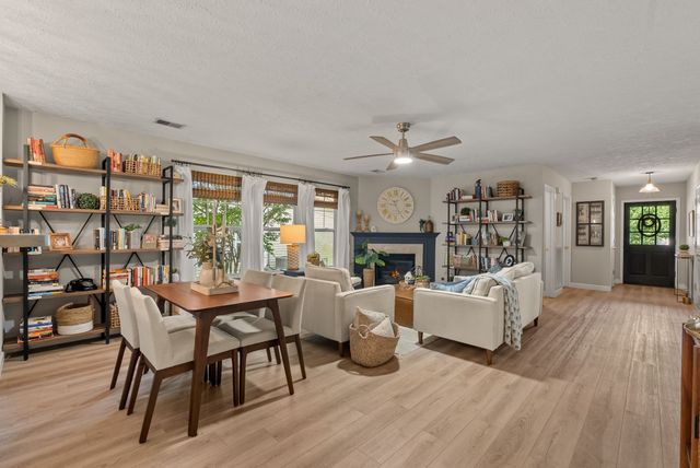 1038 Lexington Farms Dr, Spring Hill, TN 37174