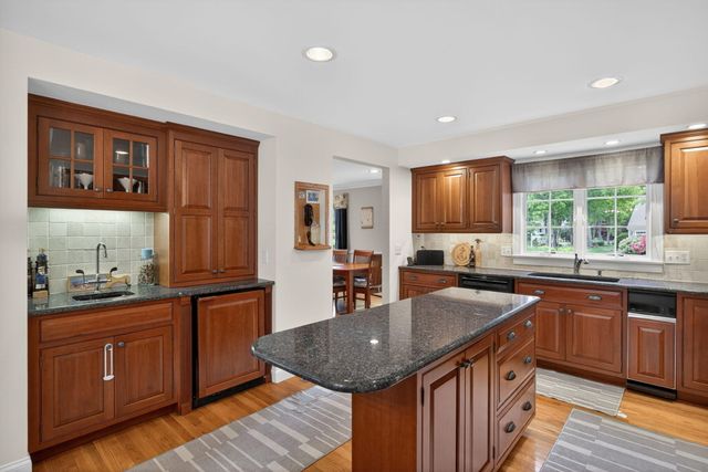 9 Bakers Pond Road, East Dennis, MA 02641