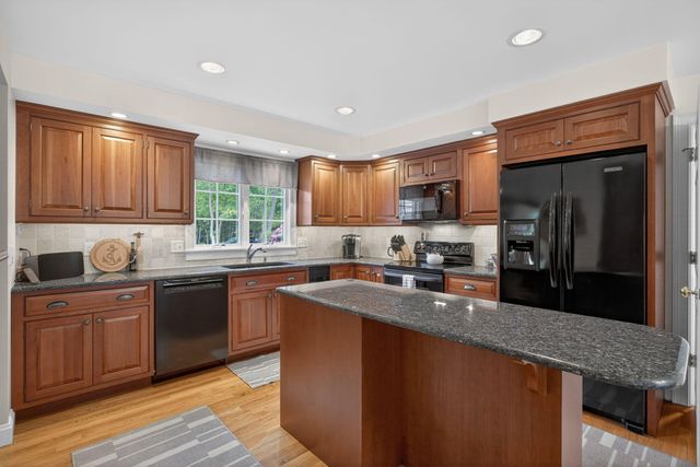 9 Bakers Pond Road, East Dennis, MA 02641