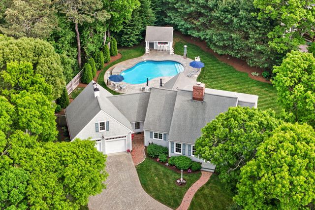 9 Bakers Pond Road, East Dennis, MA 02641