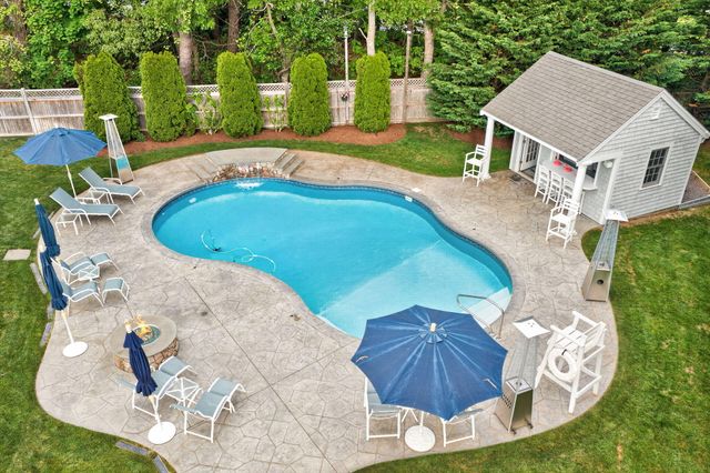 9 Bakers Pond Road, East Dennis, MA 02641