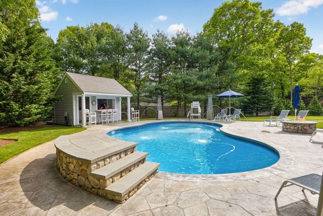 9 Bakers Pond Road, East Dennis, MA 02641