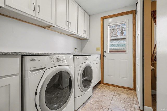 14284 US 6 Highway, Syracuse, IN 46567