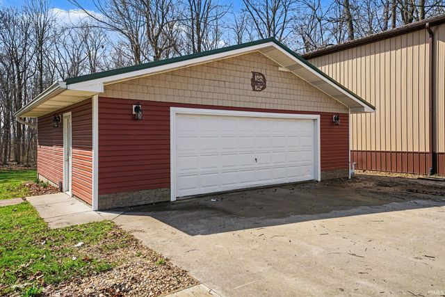 14284 US 6 Highway, Syracuse, IN 46567