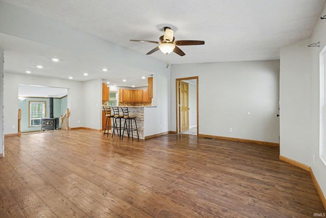 14284 US 6 Highway, Syracuse, IN 46567