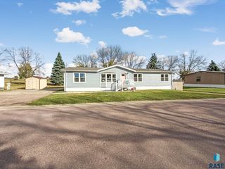 604 N Swan Pl Place, Sioux Falls, SD 57107
