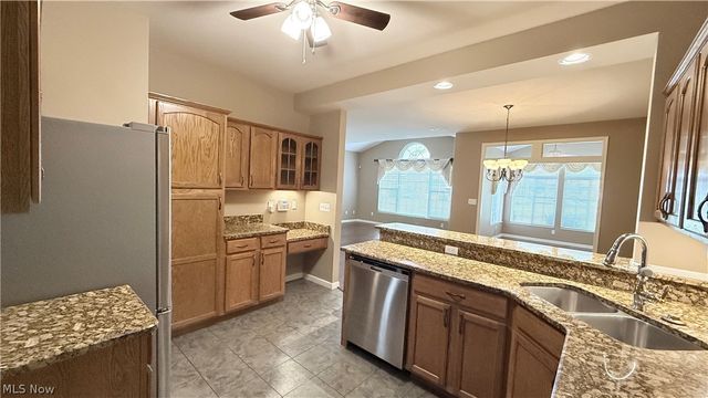 28 Hunters Woods Boulevard B, Canfield, OH 44406