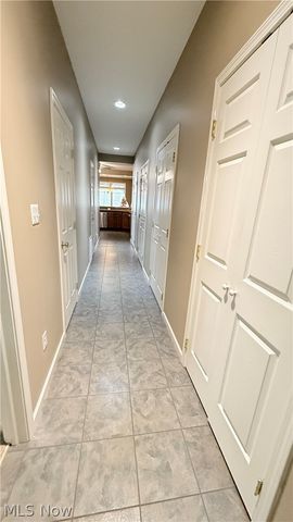 28 Hunters Woods Boulevard B, Canfield, OH 44406