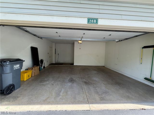 28 Hunters Woods Boulevard B, Canfield, OH 44406