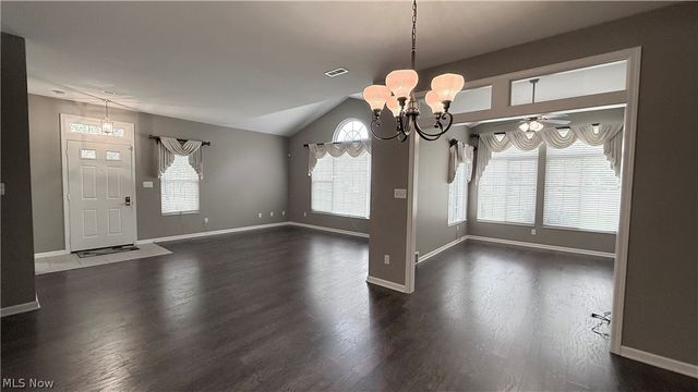 28 Hunters Woods Boulevard B, Canfield, OH 44406