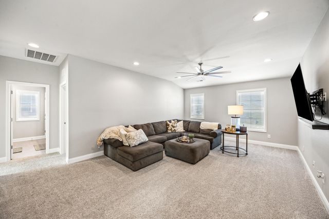 109 Blackthorn Drive, Nicholasville, KY 40356