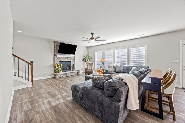 109 Blackthorn Drive, Nicholasville, KY 40356