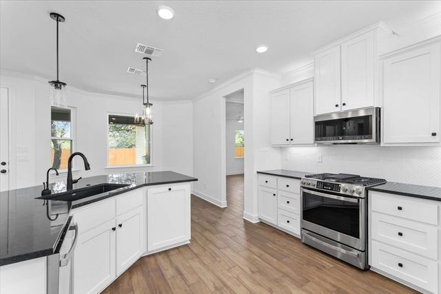 4113 Turning Leaf DR, Nolanville, TX 76559