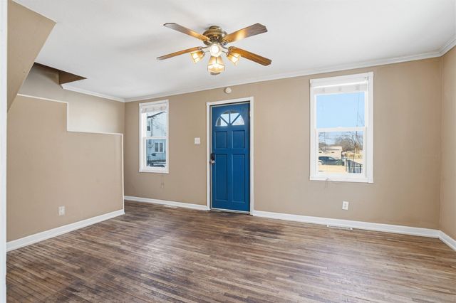 814 E Mitchell Avenue, Waterloo, IA 50702