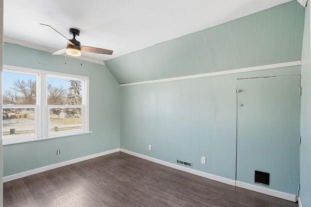 814 E Mitchell Avenue, Waterloo, IA 50702