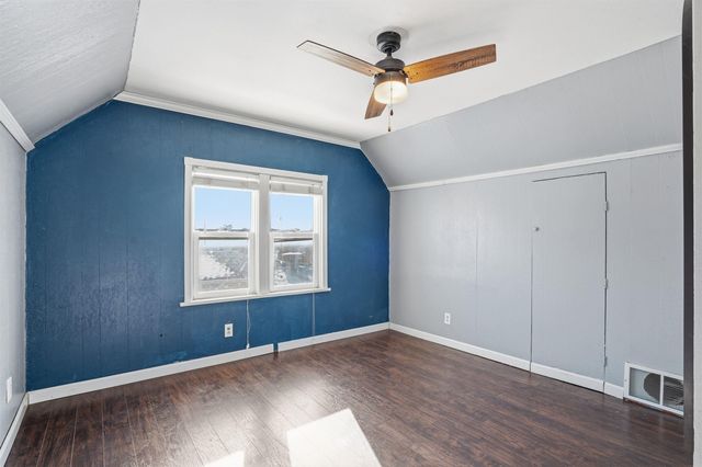 814 E Mitchell Avenue, Waterloo, IA 50702