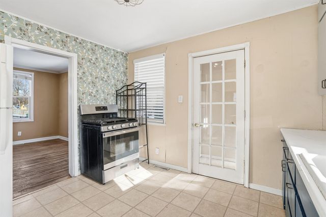 814 E Mitchell Avenue, Waterloo, IA 50702