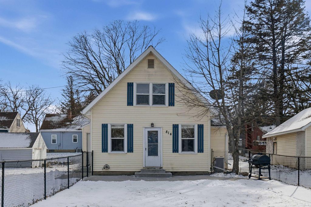 814 E Mitchell Avenue, Waterloo, IA 50702