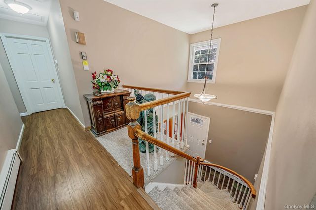 77 Shore Road, Mount Sinai, NY 11766