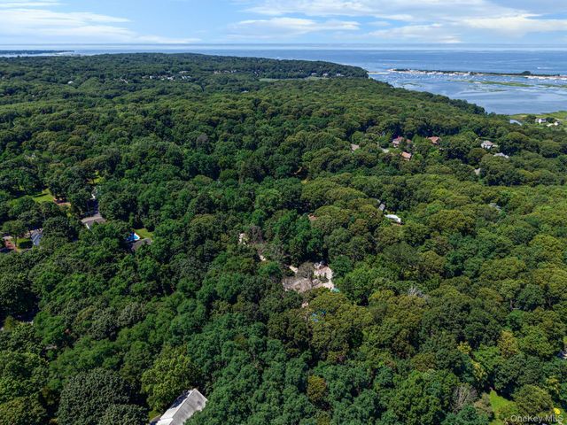77 Shore Road, Mount Sinai, NY 11766