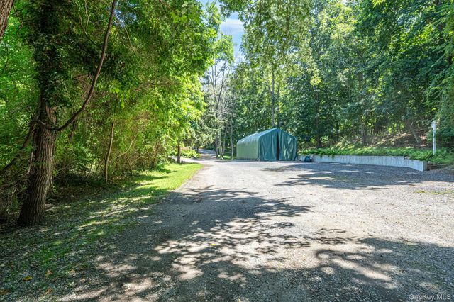 77 Shore Road, Mount Sinai, NY 11766