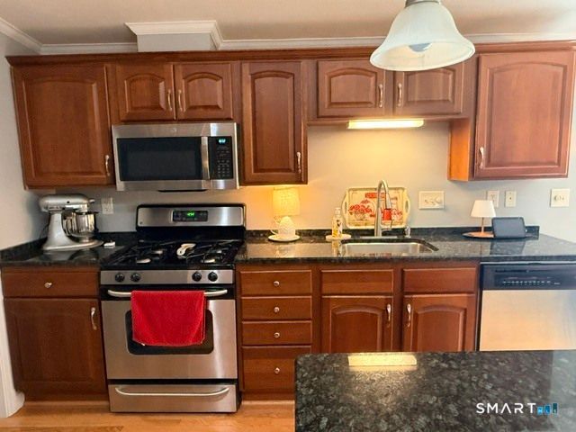24 Cliff Road, Ledyard, CT 06339