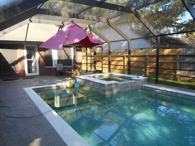 53 S Calla Lily Court, Lake Jackson, TX 77566
