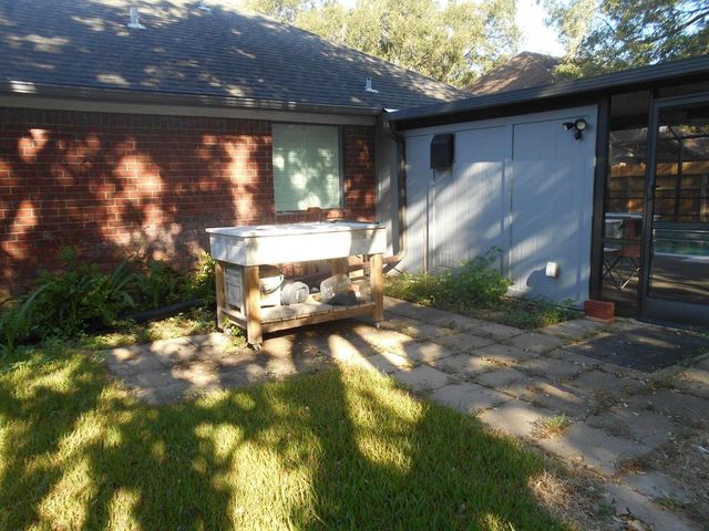 53 S Calla Lily Court, Lake Jackson, TX 77566