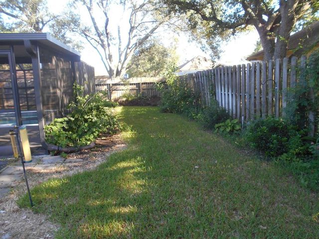 53 S Calla Lily Court, Lake Jackson, TX 77566