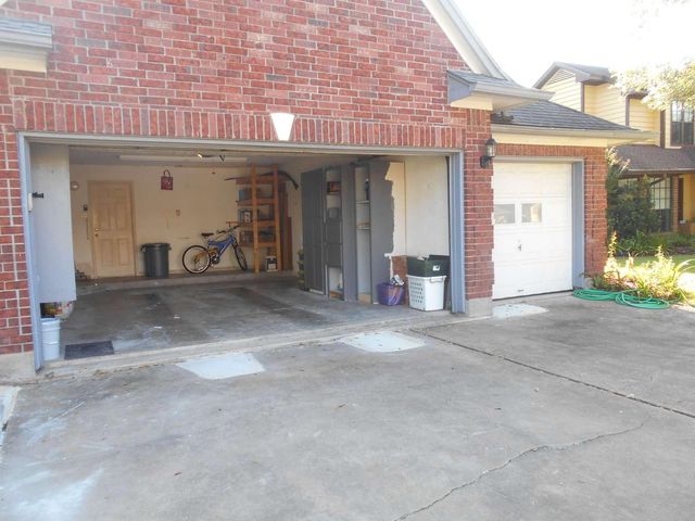53 S Calla Lily Court, Lake Jackson, TX 77566