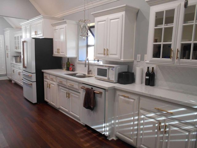 53 S Calla Lily Court, Lake Jackson, TX 77566