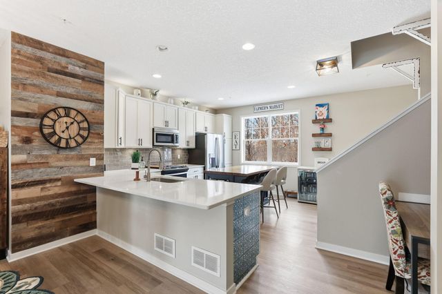 11916 Emery Village Drive N, Champlin, MN 55316