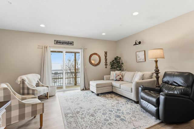 11916 Emery Village Drive N, Champlin, MN 55316