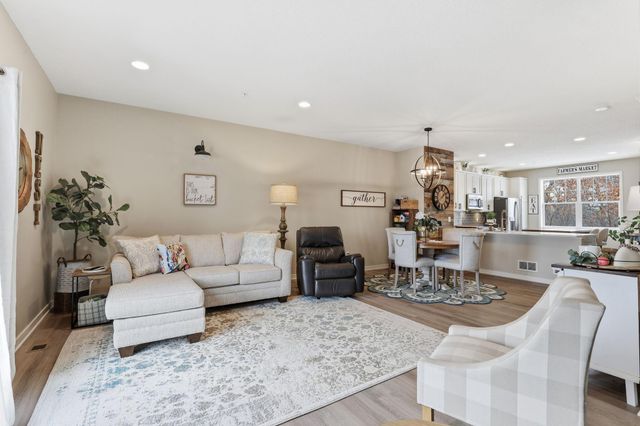 11916 Emery Village Drive N, Champlin, MN 55316