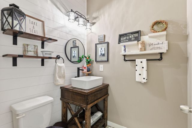 11916 Emery Village Drive N, Champlin, MN 55316