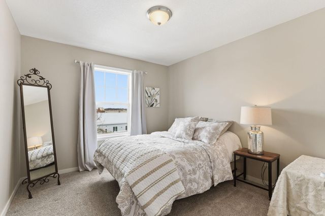 11916 Emery Village Drive N, Champlin, MN 55316