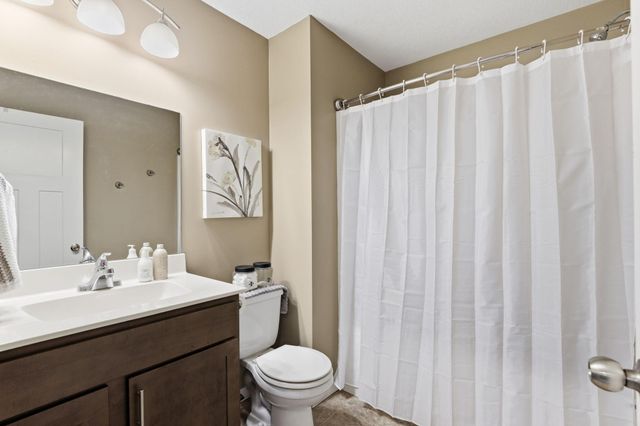 11916 Emery Village Drive N, Champlin, MN 55316