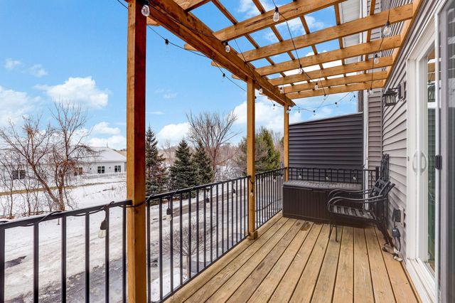 11916 Emery Village Drive N, Champlin, MN 55316