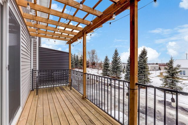 11916 Emery Village Drive N, Champlin, MN 55316