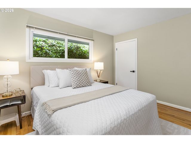 4255 CALAROGA Cir, West Linn, OR 97068