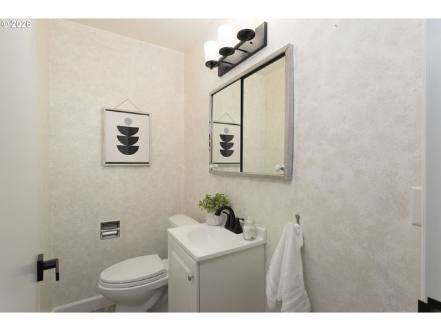 4255 CALAROGA Cir, West Linn, OR 97068