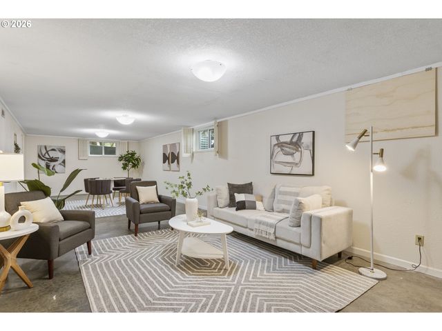 4255 CALAROGA Cir, West Linn, OR 97068