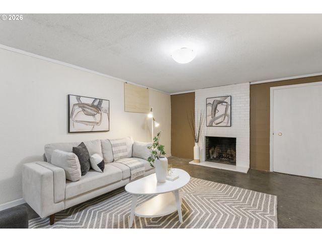 4255 CALAROGA Cir, West Linn, OR 97068