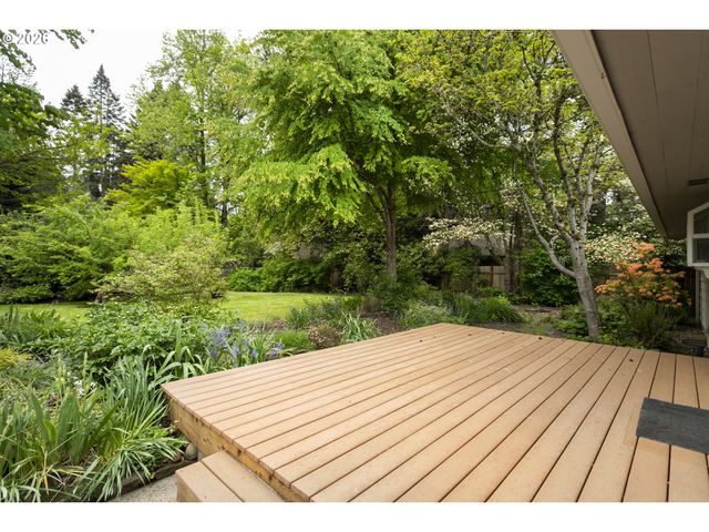 4255 CALAROGA Cir, West Linn, OR 97068