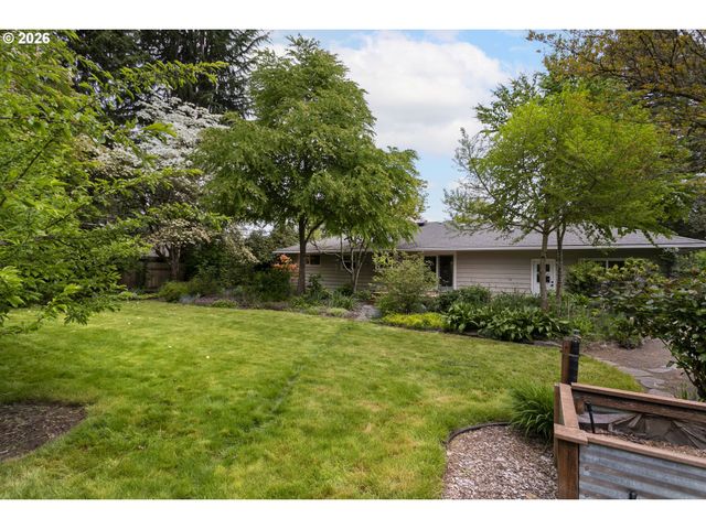 4255 CALAROGA Cir, West Linn, OR 97068