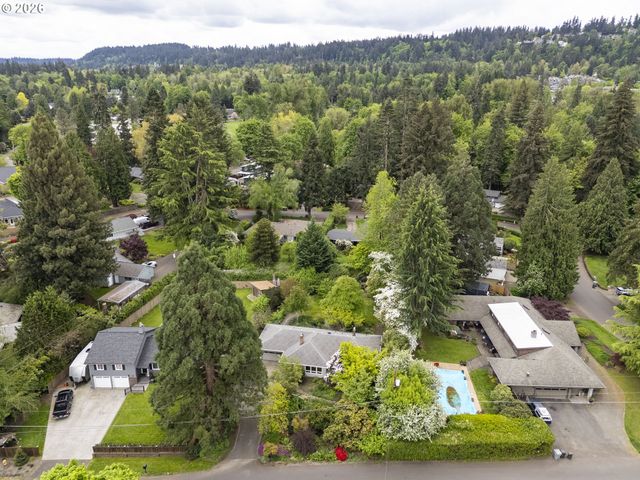 4255 CALAROGA Cir, West Linn, OR 97068