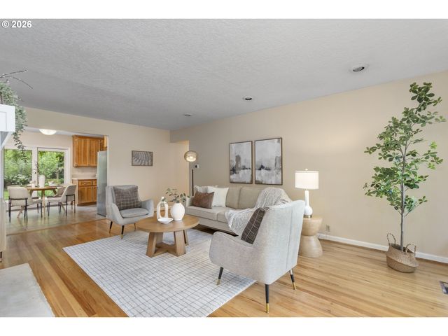4255 CALAROGA Cir, West Linn, OR 97068