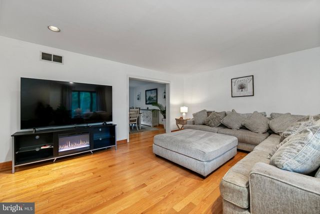 6 GRISTMILL CT, Medford, NJ 08055